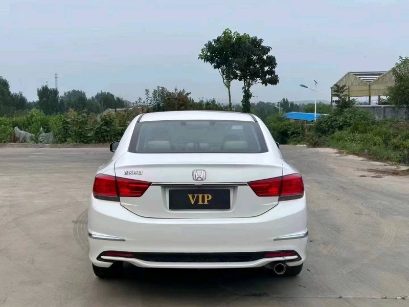 青岛16年本田思铂睿9