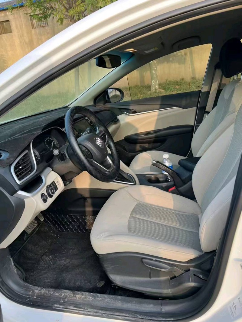 邢台19年别克英朗5