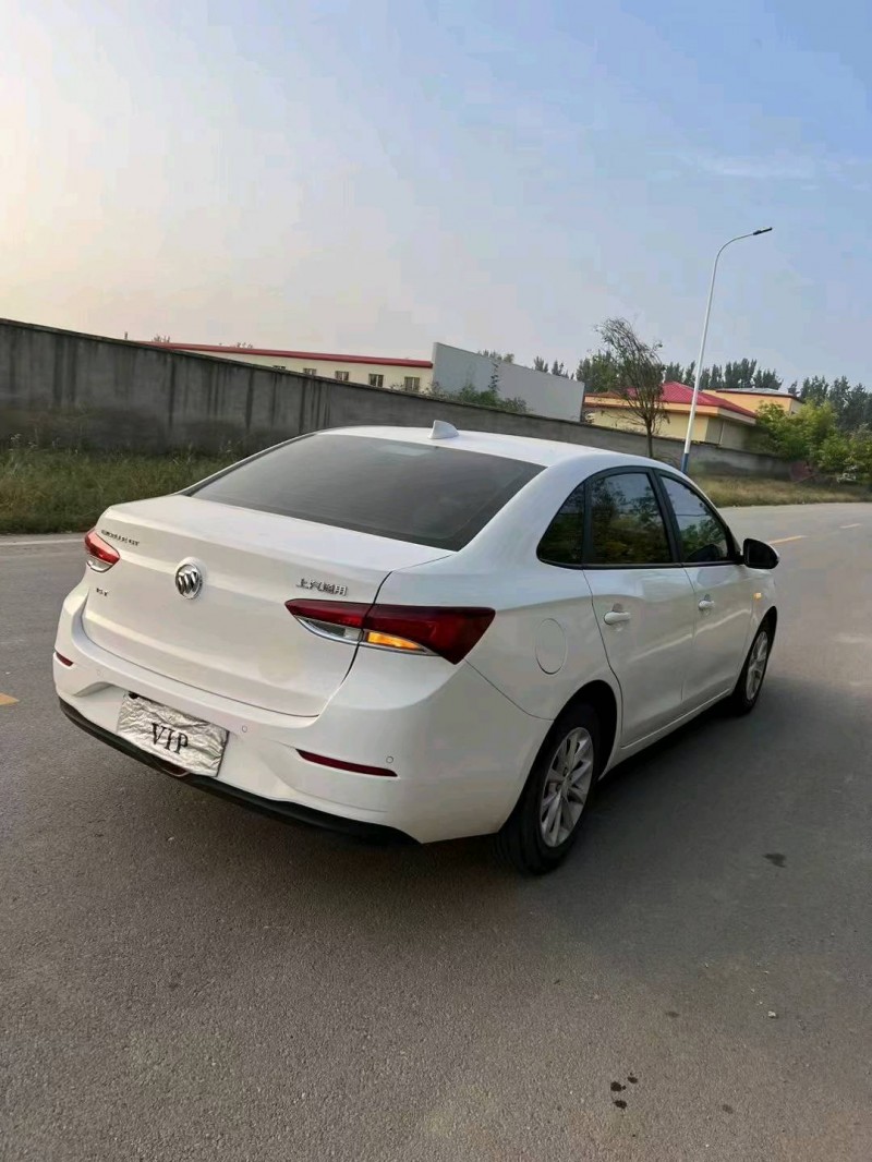 邢台19年别克英朗7