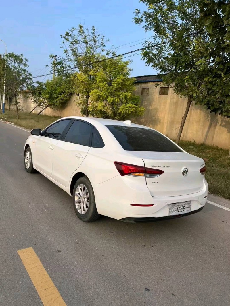 邢台19年别克英朗8