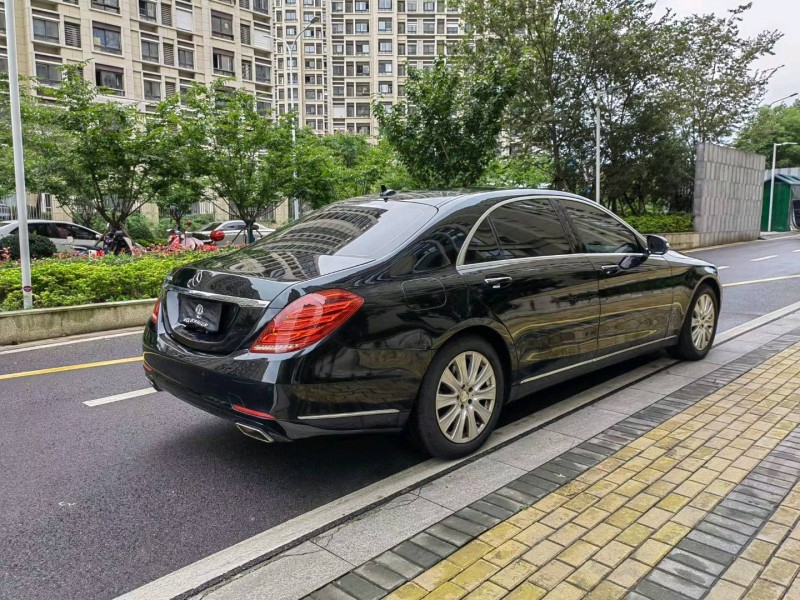 苏州14年奔驰S8