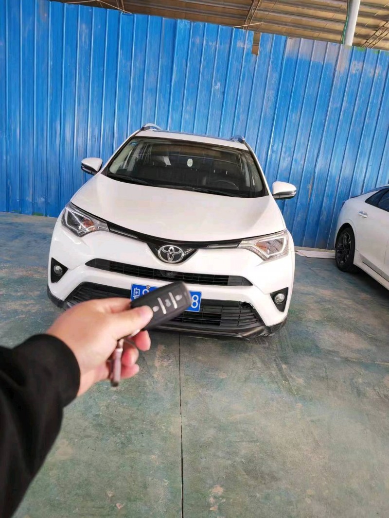 衡阳18年丰田RAV4荣放1
