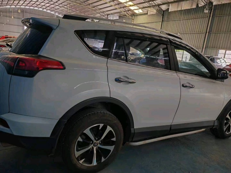 衡阳18年丰田RAV4荣放6