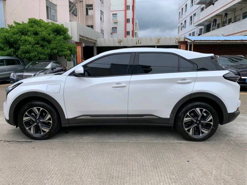 中山23年哪吒U3