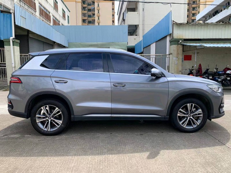 中山21年比亚迪宋2