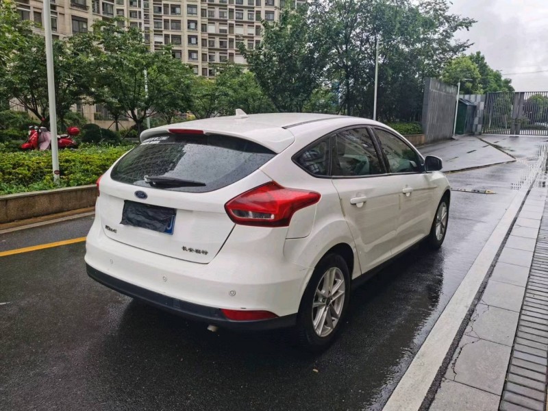 苏州17年福特福克斯7
