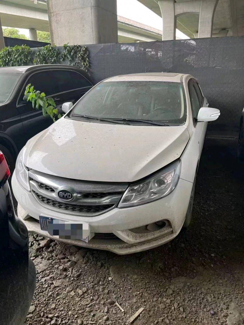 嘉兴16年比亚迪速锐1