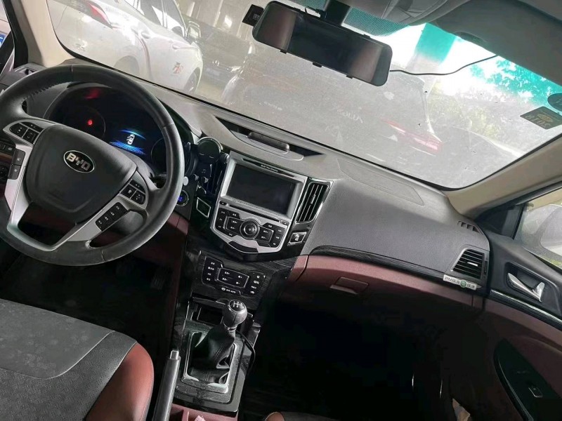 嘉兴16年比亚迪速锐3