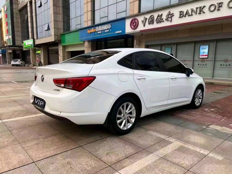 衡阳19年别克威朗9