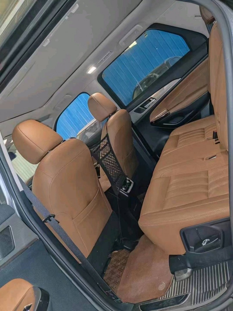 衡阳17年长安汽车CS956