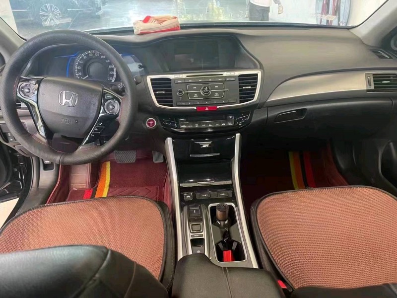 邯郸18年本田雅阁6