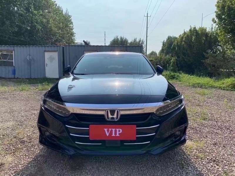 青岛22年本田雅阁1