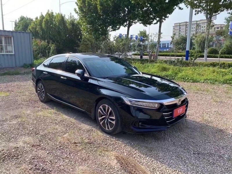 青岛22年本田雅阁3