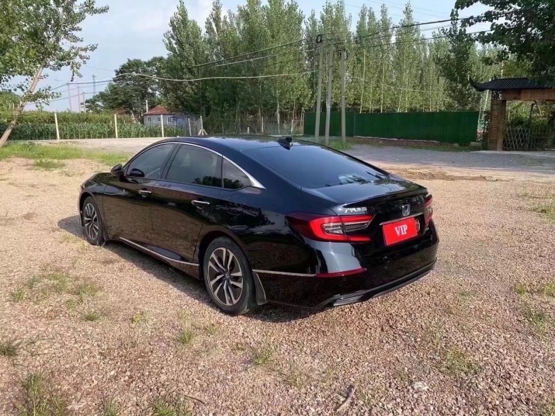 青岛22年本田雅阁4