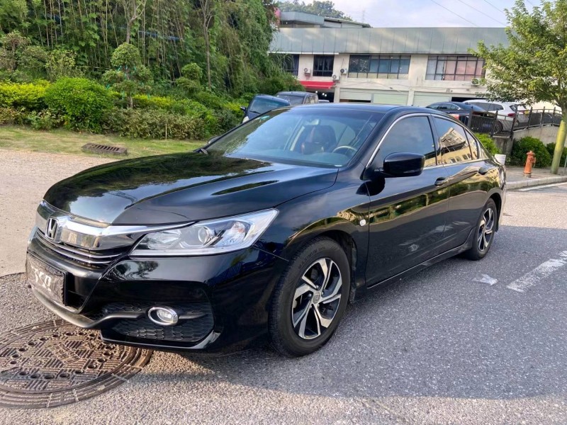 广州17年本田雅阁2