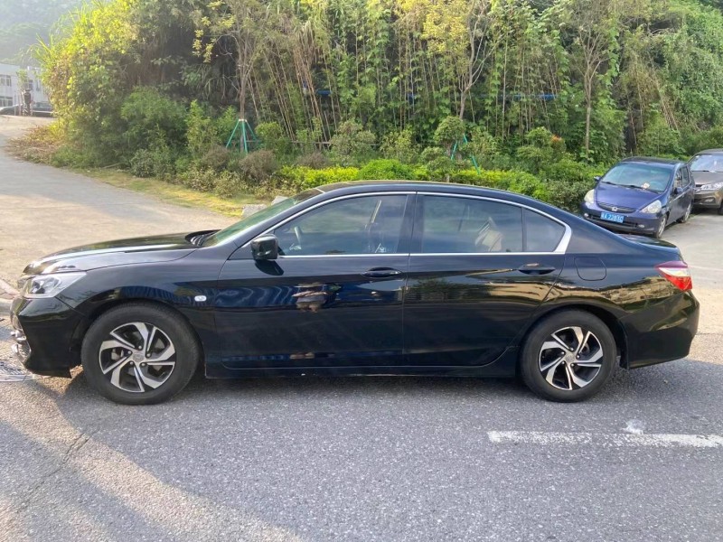 广州17年本田雅阁4