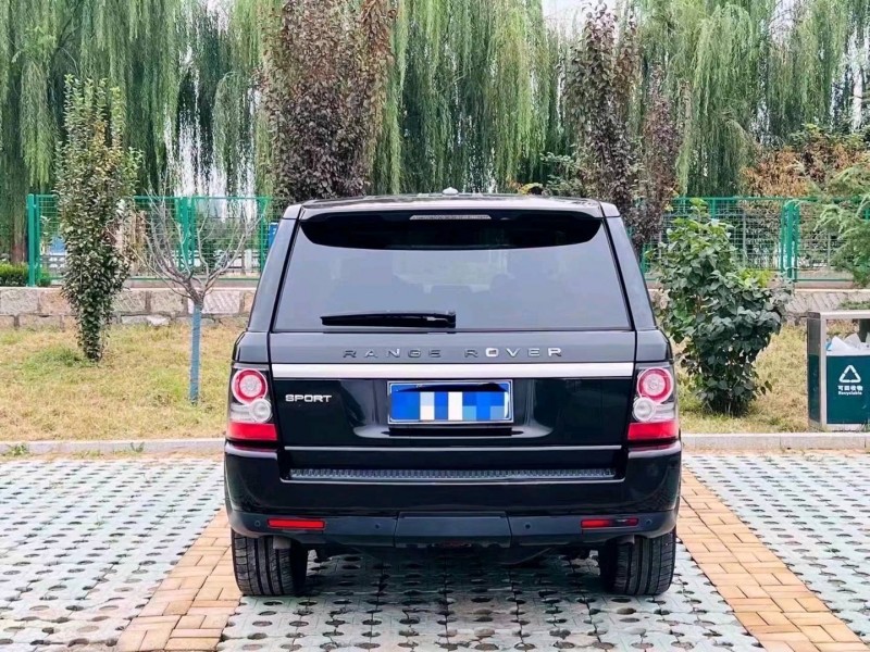 东营13年路虎揽胜运动8