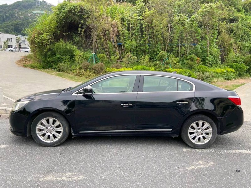 广州10年别克君越5