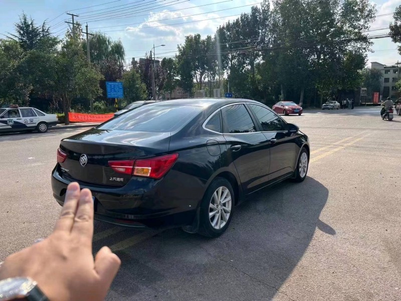 济南16年别克威朗5