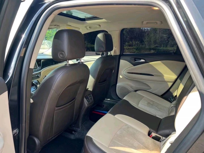 济南16年别克威朗8