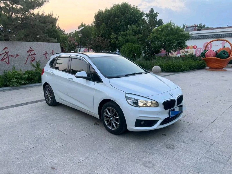 济南16年宝马2系3