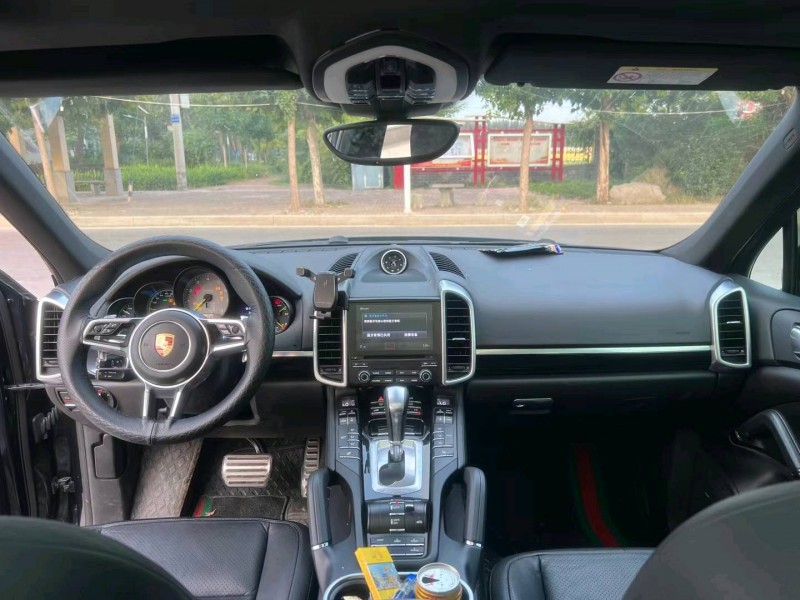 济南17年保时捷卡宴6