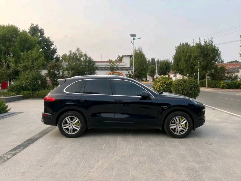 济南17年保时捷卡宴7