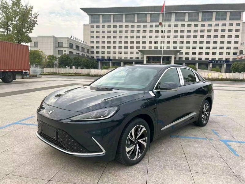 嘉兴23年极狐汽车阿尔法3