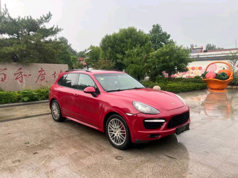 济南13年保时捷卡宴3
