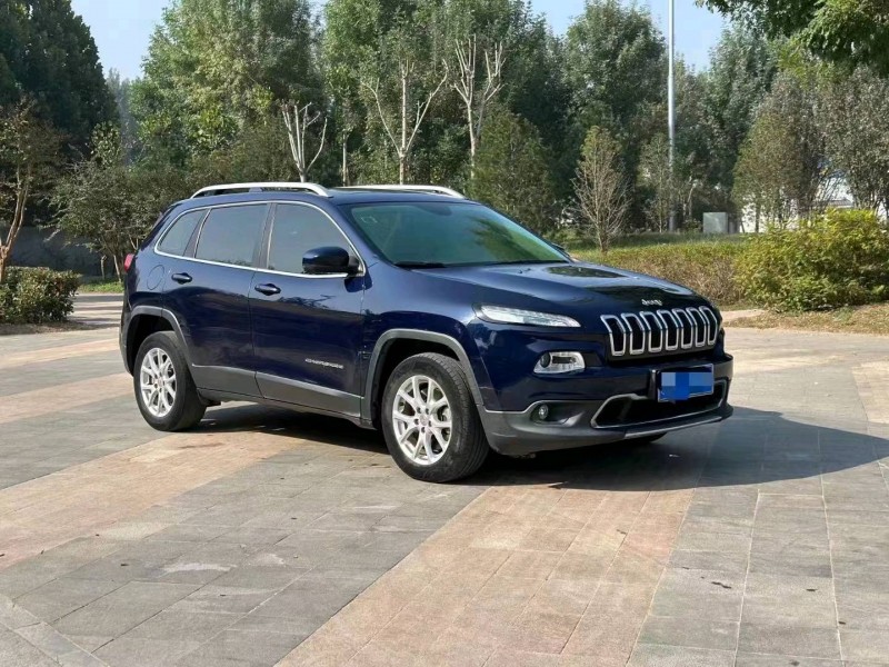 枣庄18年Jeep自由光6