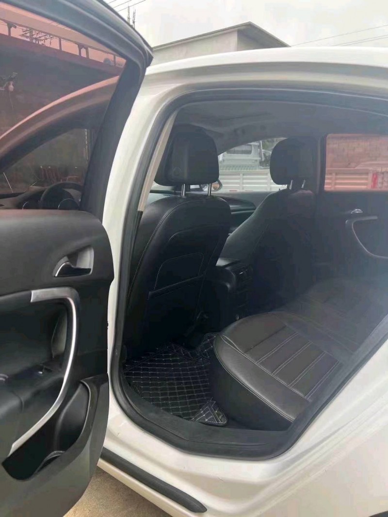 枣庄15年别克君威7