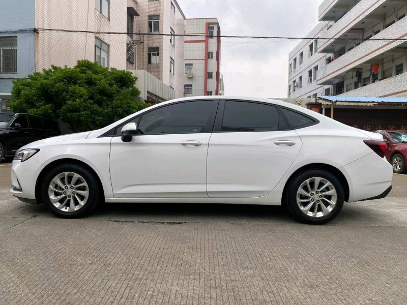 中山20年别克威朗3