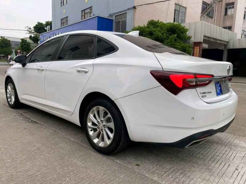 中山20年别克威朗4