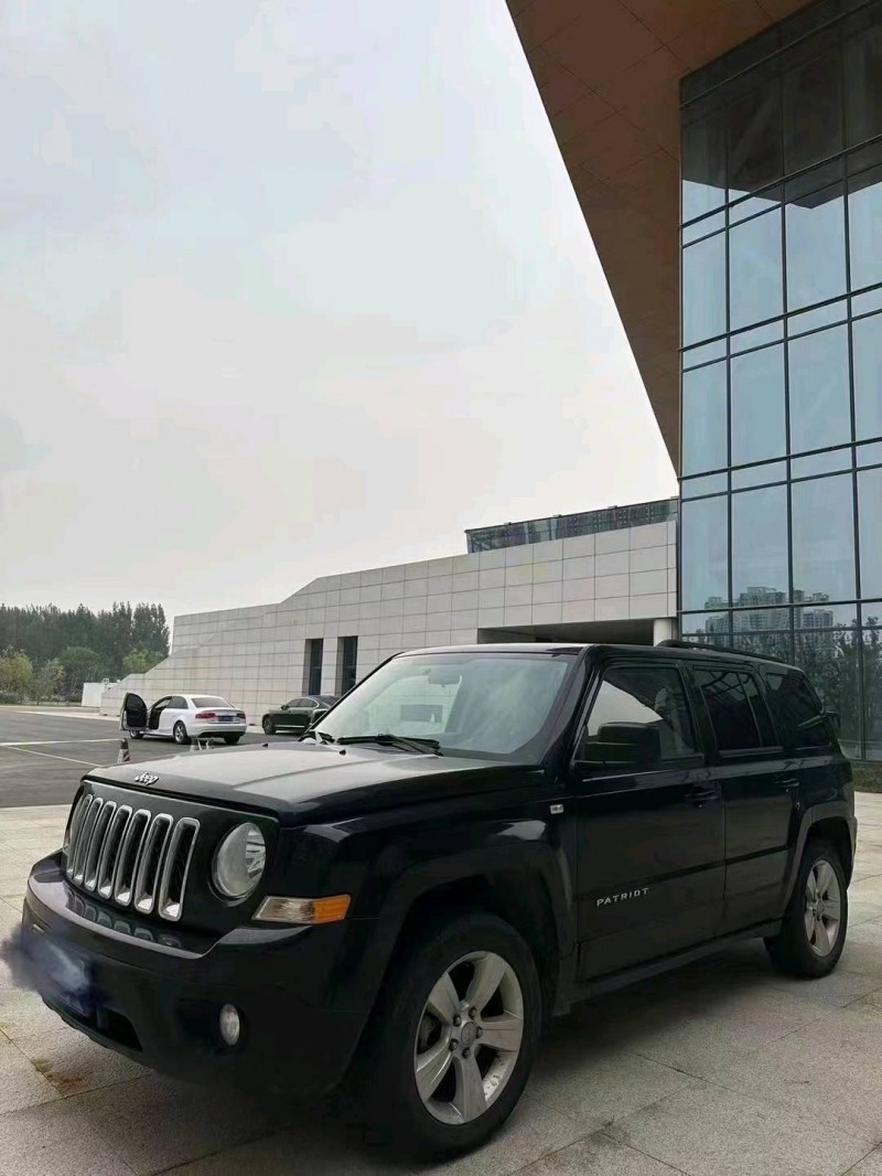 东营15年Jeep自由客2