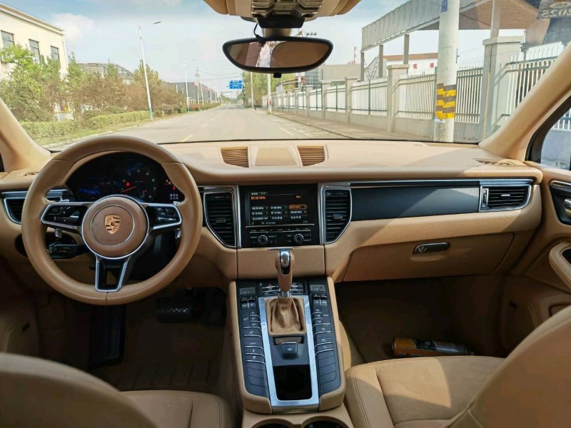 蚌埠15年保時捷Macan5