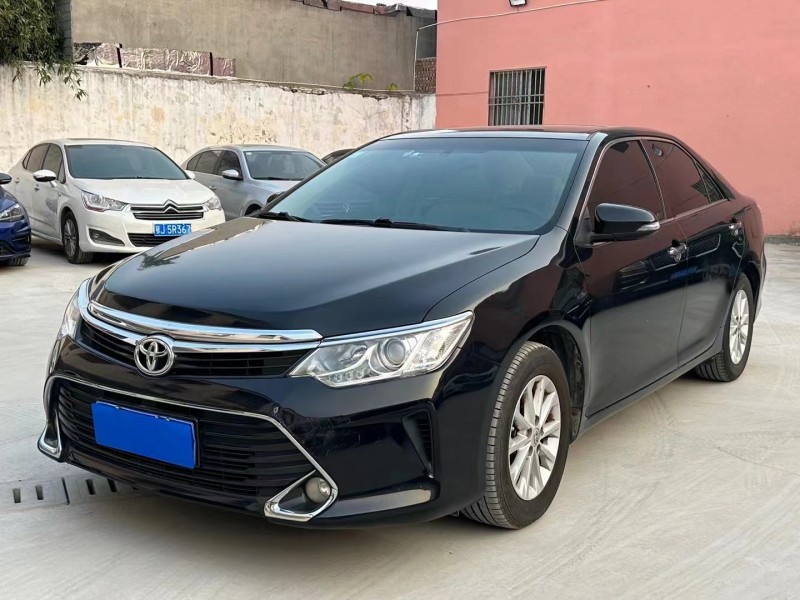 济宁17年丰田凯美瑞2