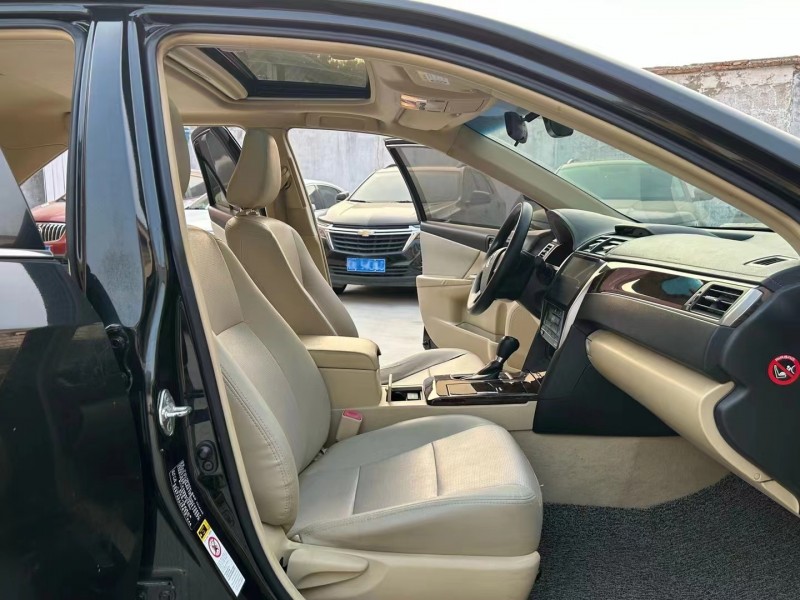 济宁17年丰田凯美瑞6