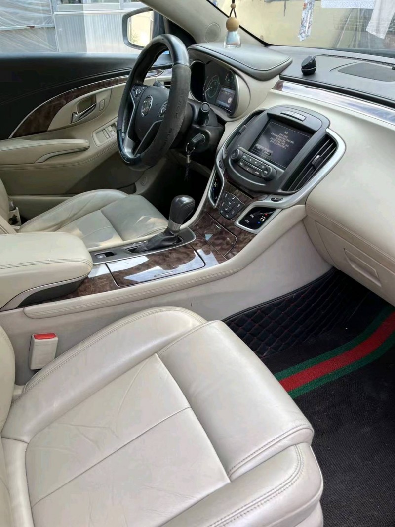 枣庄15年别克君越8