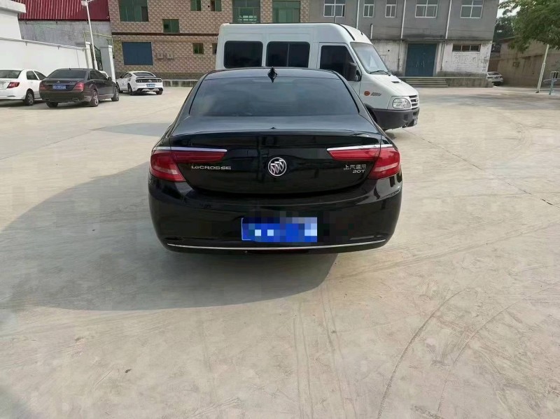 保定18年别克君越5