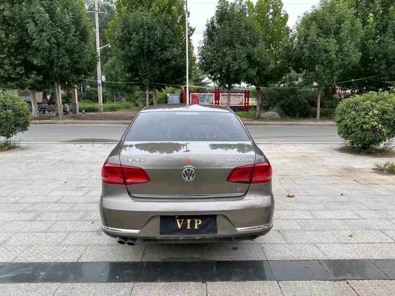 济南16年大众迈腾9