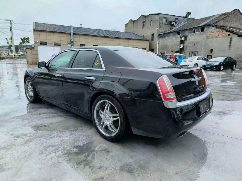 深圳14年克莱斯勒300C2