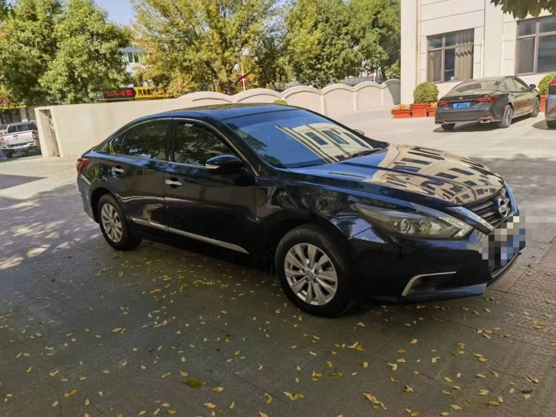 保定17年日产天籁3