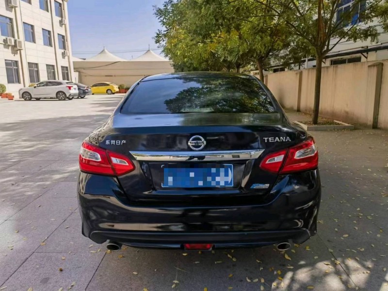 保定17年日产天籁4