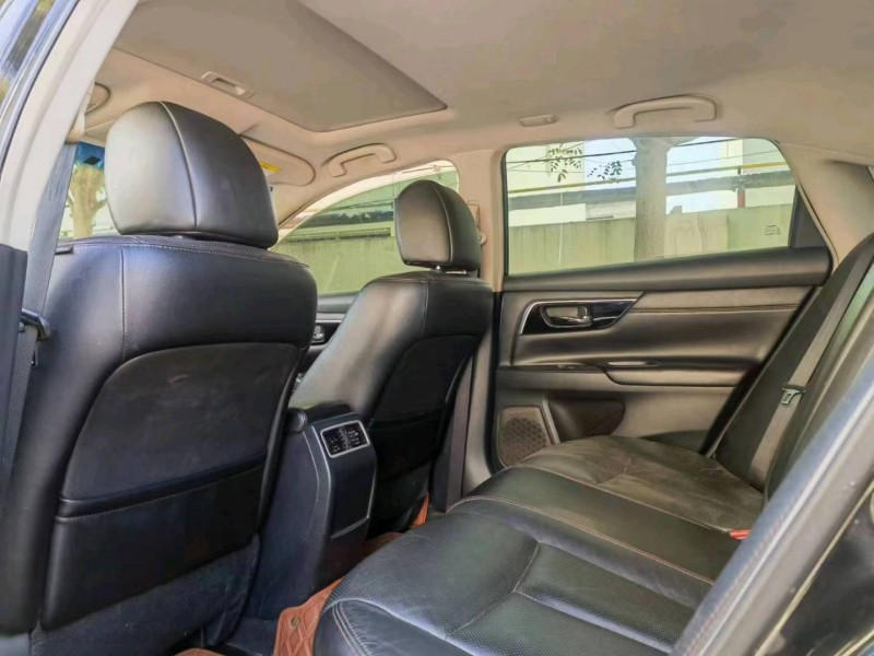 保定17年日产天籁5