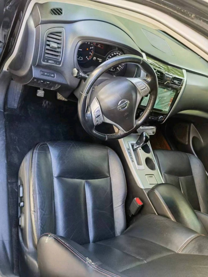 保定17年日产天籁7