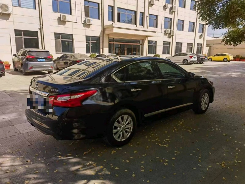 保定17年日产天籁8