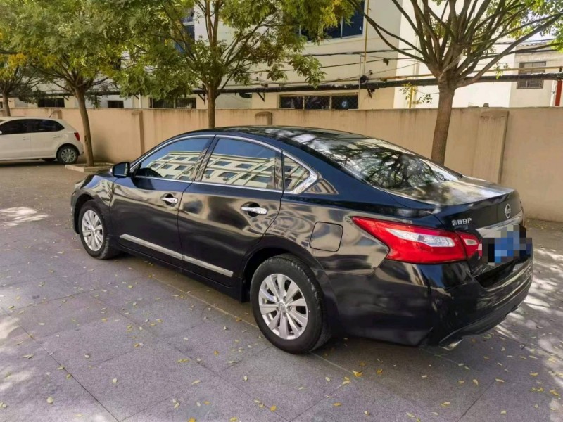 保定17年日产天籁9