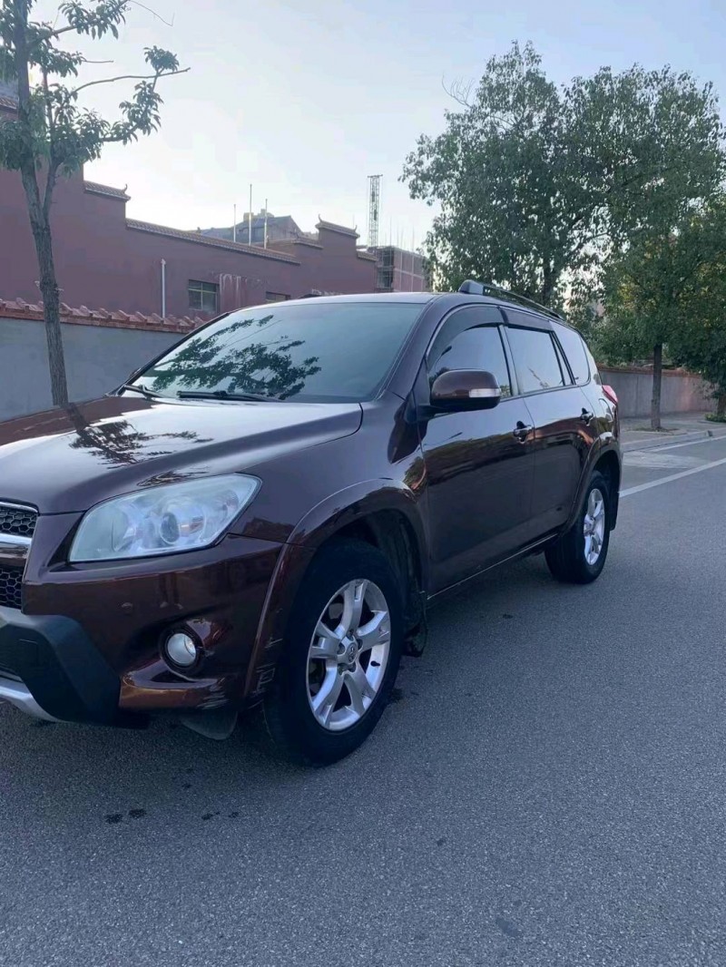 邵阳13年丰田RAV42