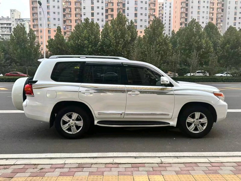 邯郸13年丰田兰德酷路泽2