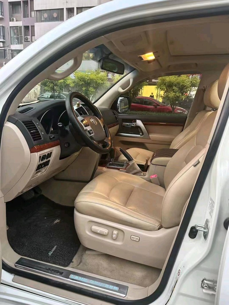 邯郸13年丰田兰德酷路泽4